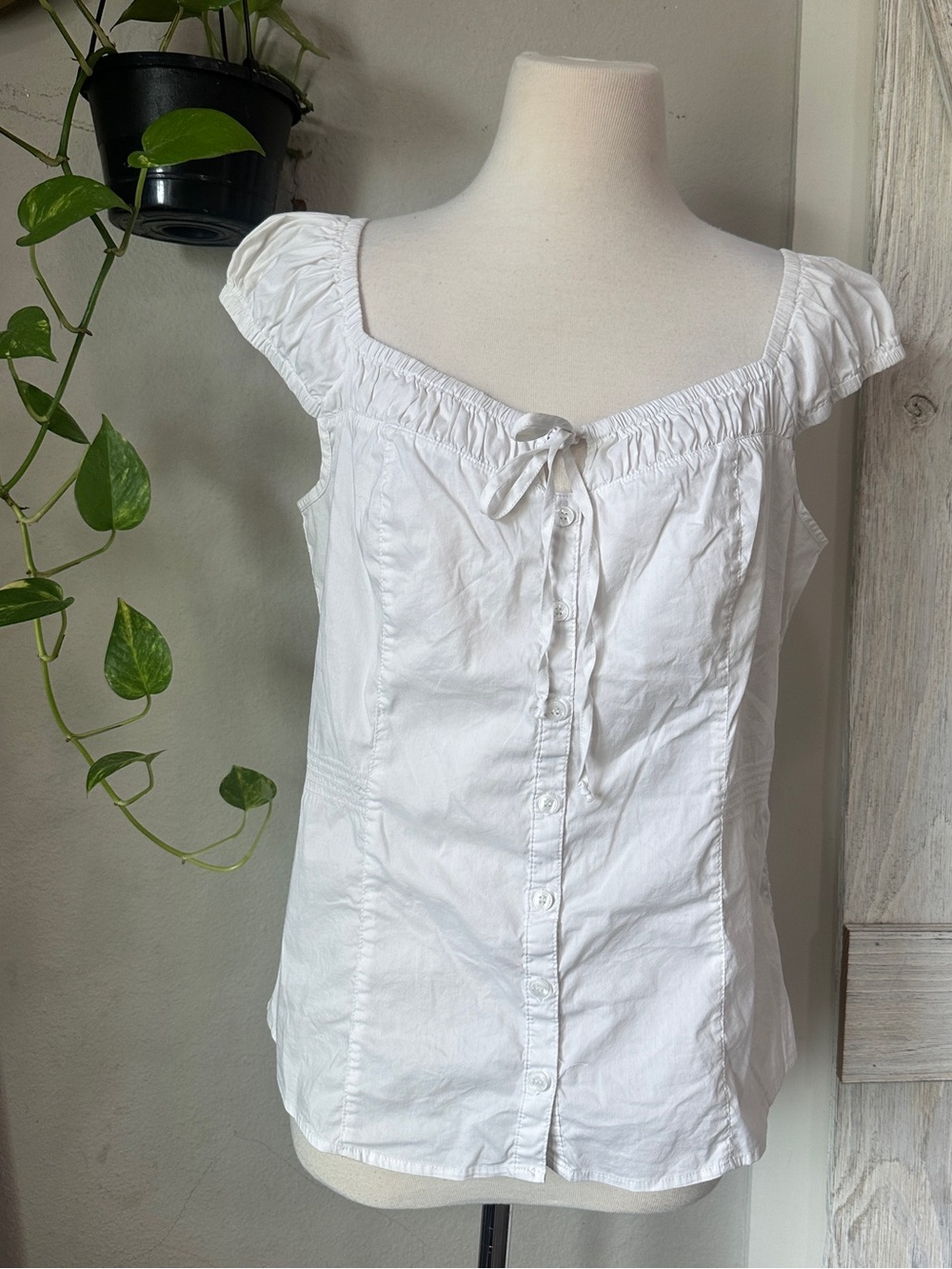 Guess White Ruffled Buttonfront Corset Milkmaid Top